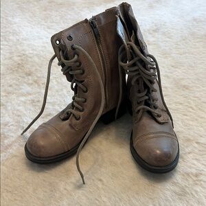 Steve Madden Tropa Gray/Brown Lace-Up Ankle Boots - 6.5